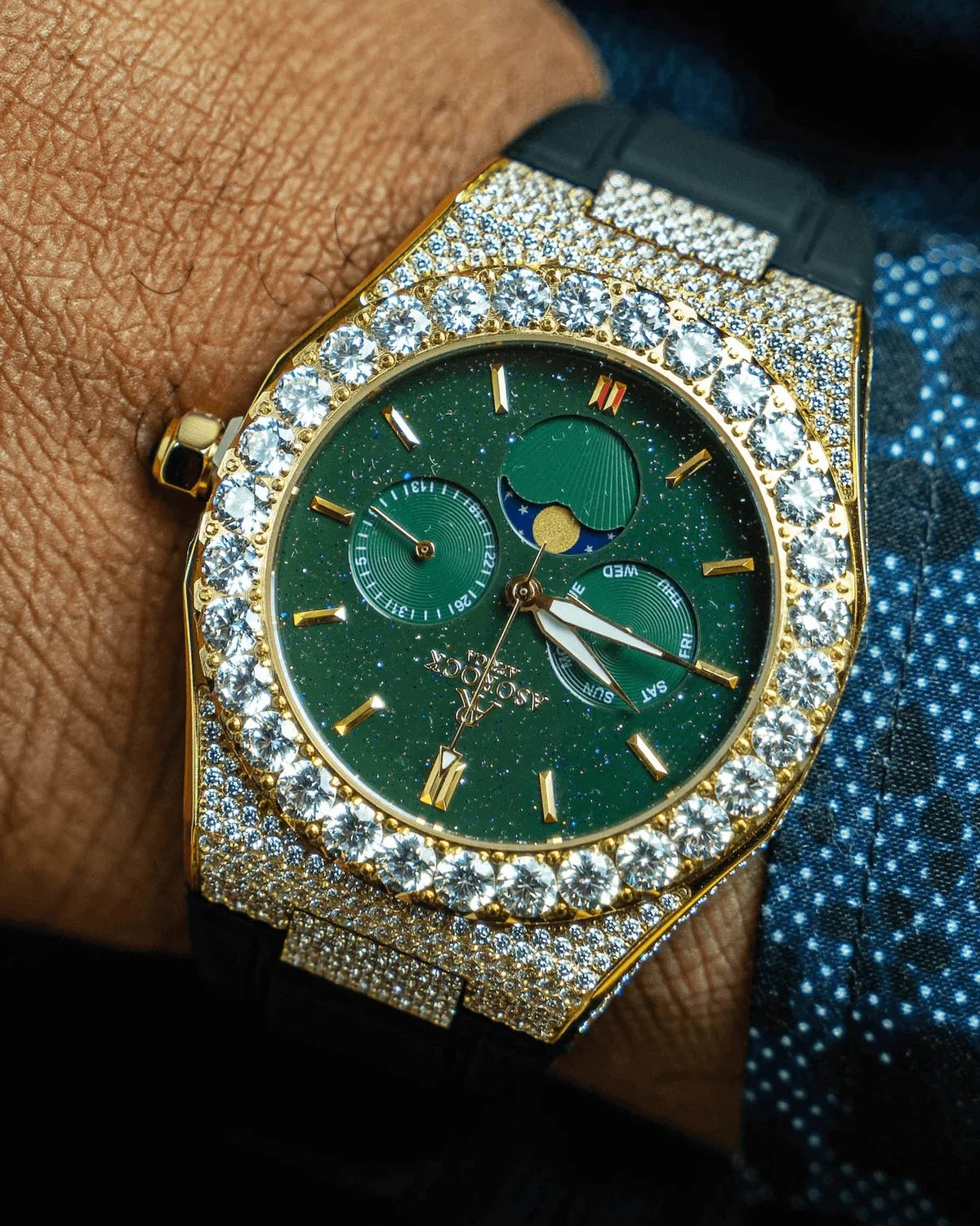 Iced transporter - Big diamond bezel - rubber strap